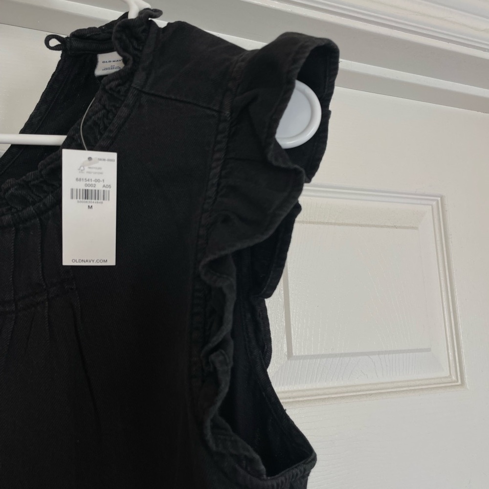 Black Ruffled Sleeveless Top - Picture 4 of 5